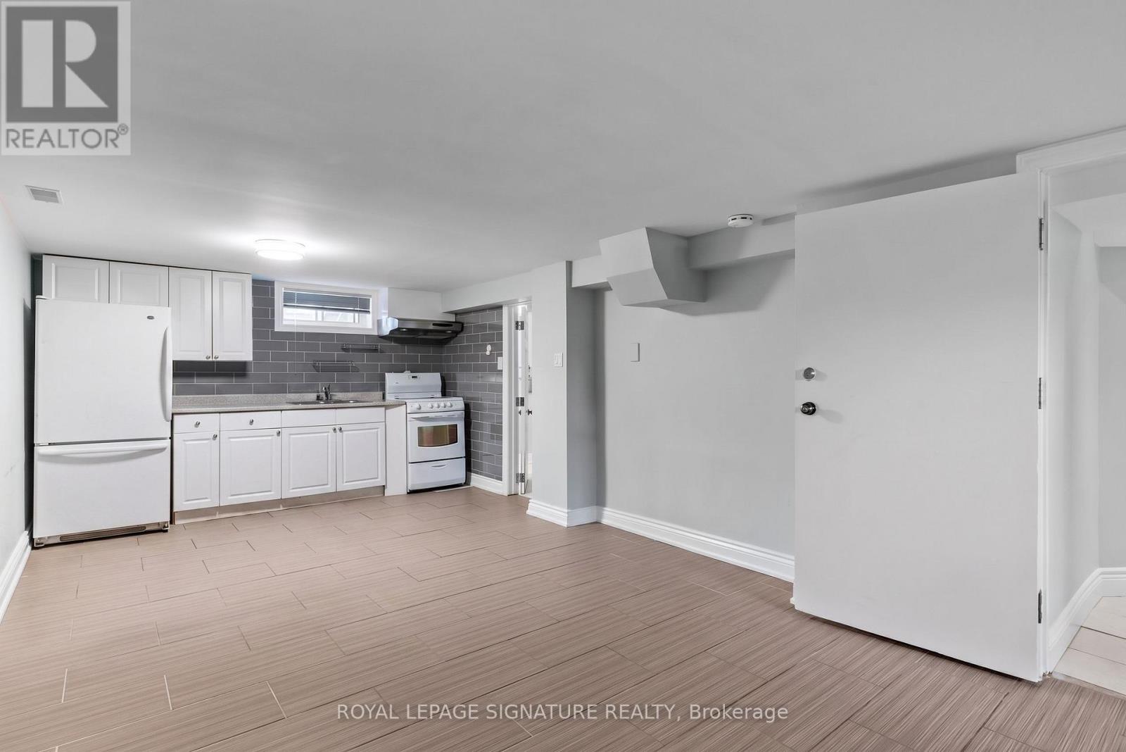 Lower - 112 Foch Avenue, Toronto, Ontario  M8W 3Y1 - Photo 3 - W13732162