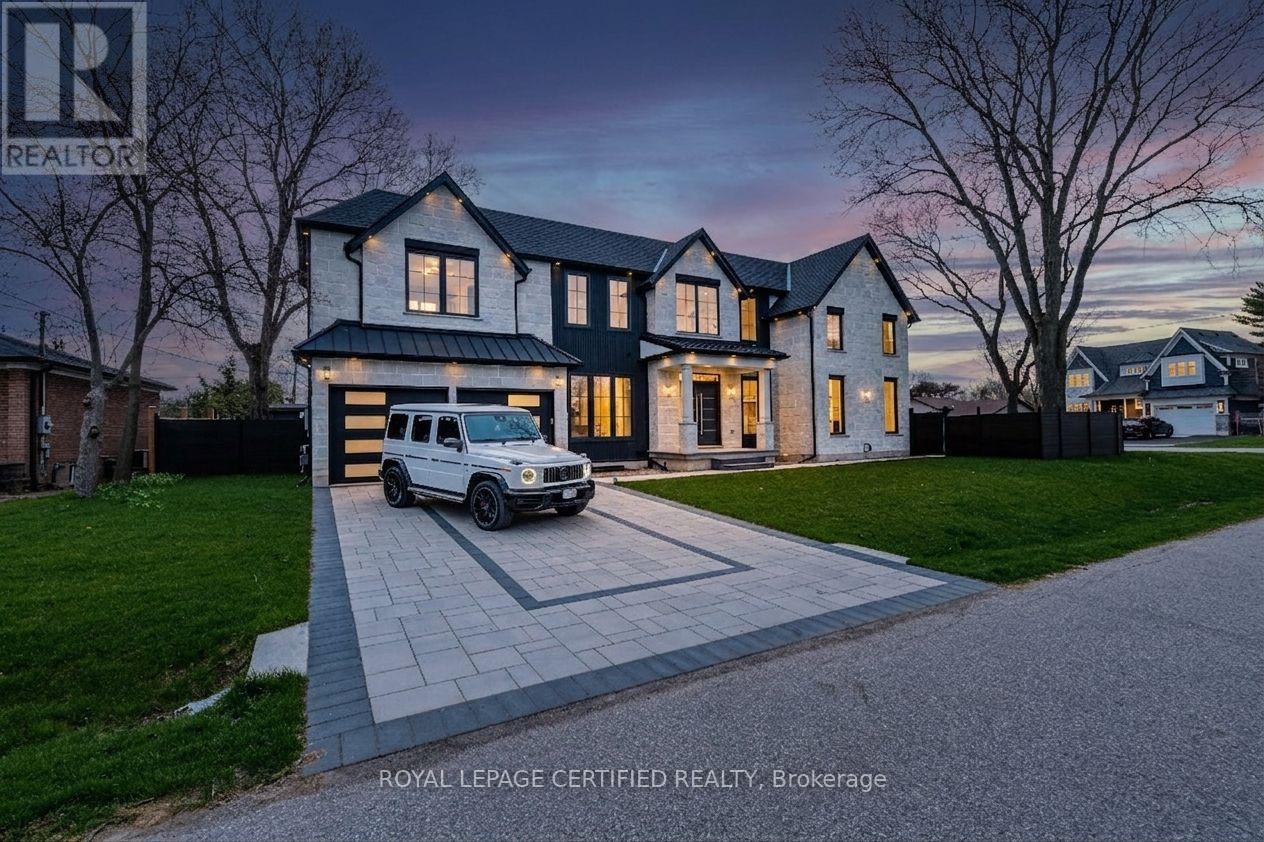 1404 Waverly Avenue Sw, Oakville, Ontario  L6L 2S3 - Photo 1 - W13732172