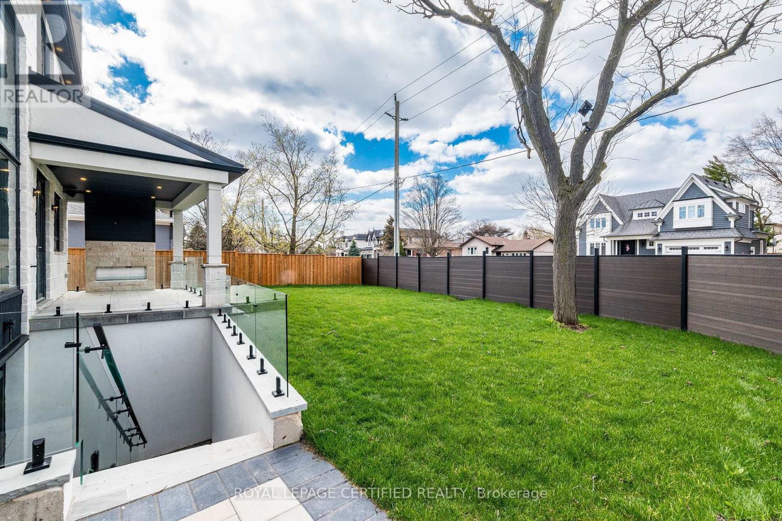 1404 Waverly Avenue Sw, Oakville, Ontario  L6L 2S3 - Photo 44 - W13732172