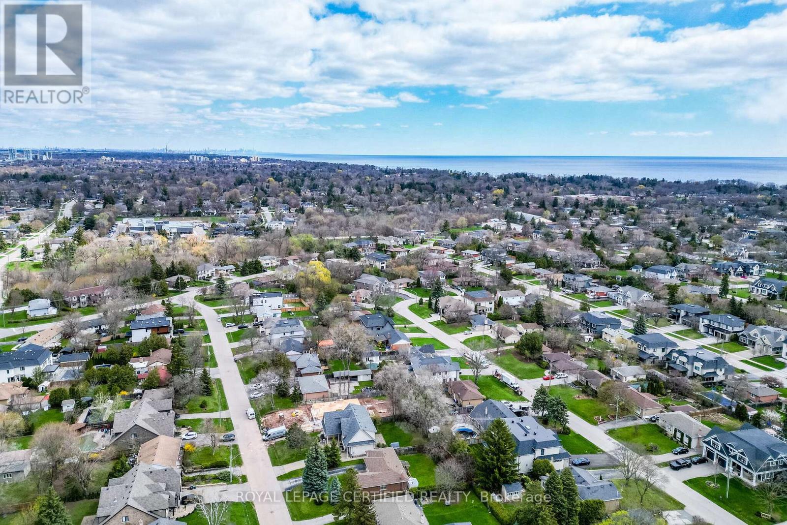 1404 Waverly Avenue Sw, Oakville, Ontario  L6L 2S3 - Photo 48 - W13732172