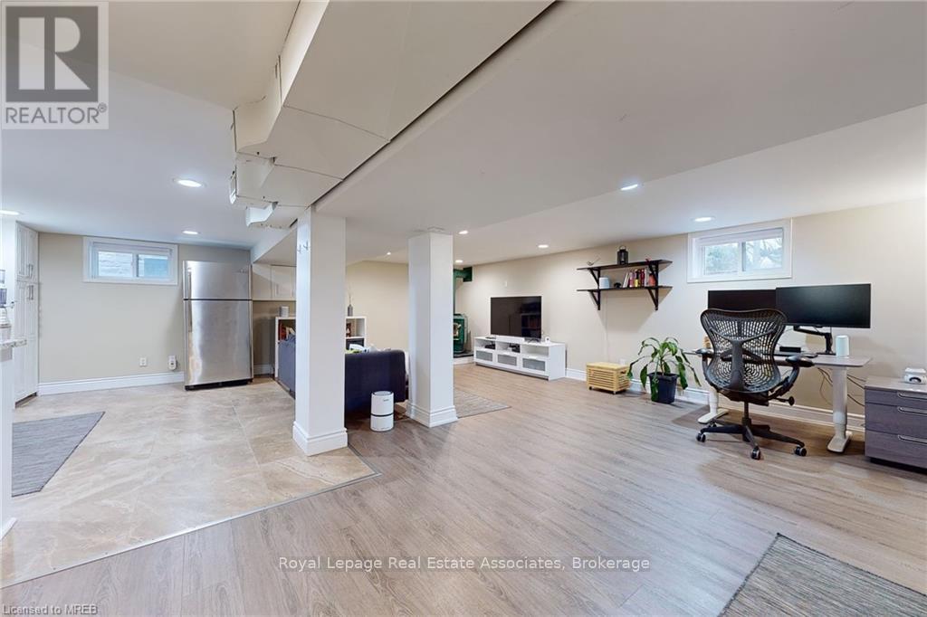 Basement - 925 Kingsway Drive, Burlington, Ontario  L7T 3J1 - Photo 6 - W13732186