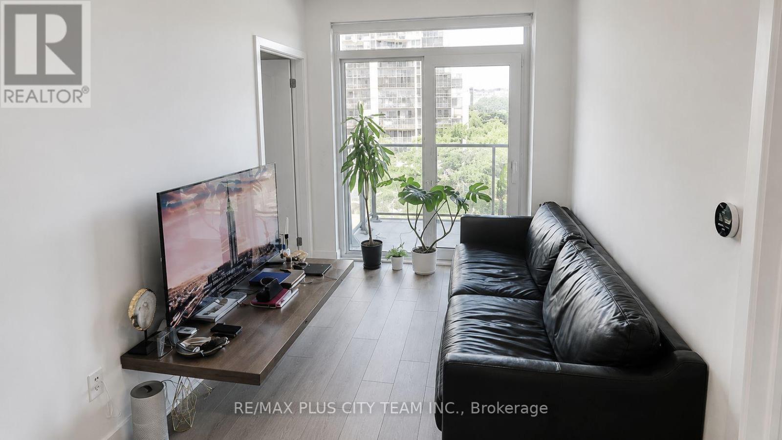 302 - 1007 The Queensway, Toronto, Ontario  M8Z 0C6 - Photo 4 - W13732190