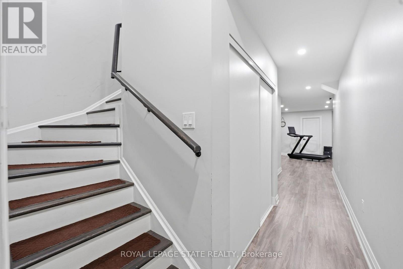 Upper - 1192 Stag Hollow, Oakville, Ontario  L6M 5M4 - Photo 37 - W13732250