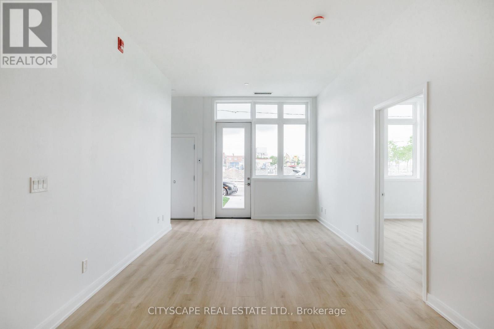 102 - 385 Osler Street, Toronto, Ontario  M6N 0B2 - Photo 2 - W13732302