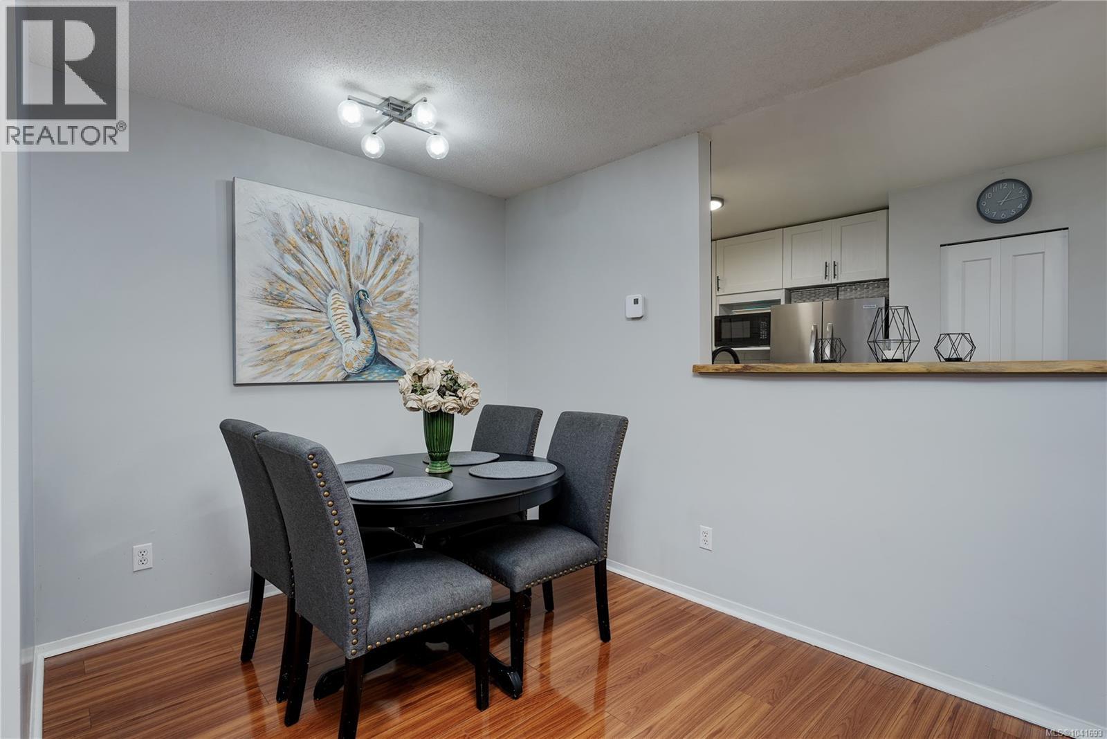101 3206 Alder St, Saanich, British Columbia  V8X 5A4 - Photo 5 - 1041693