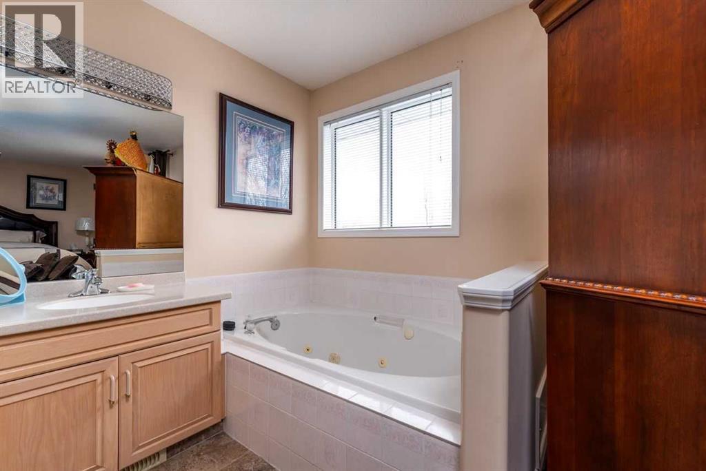 4002 60 Avenue, Lloydminster, Alberta  T9V 2R9 - Photo 23 - A2299125