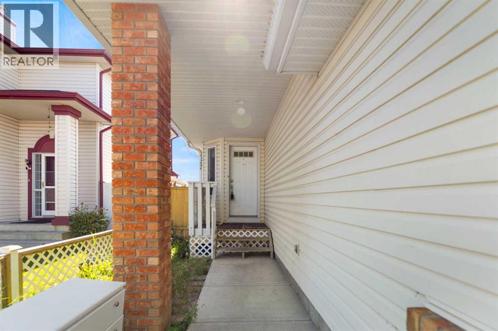 139 Los Alamos Place Ne, Calgary, Alberta  T1Y 7J3 - Photo 4 - A2339605