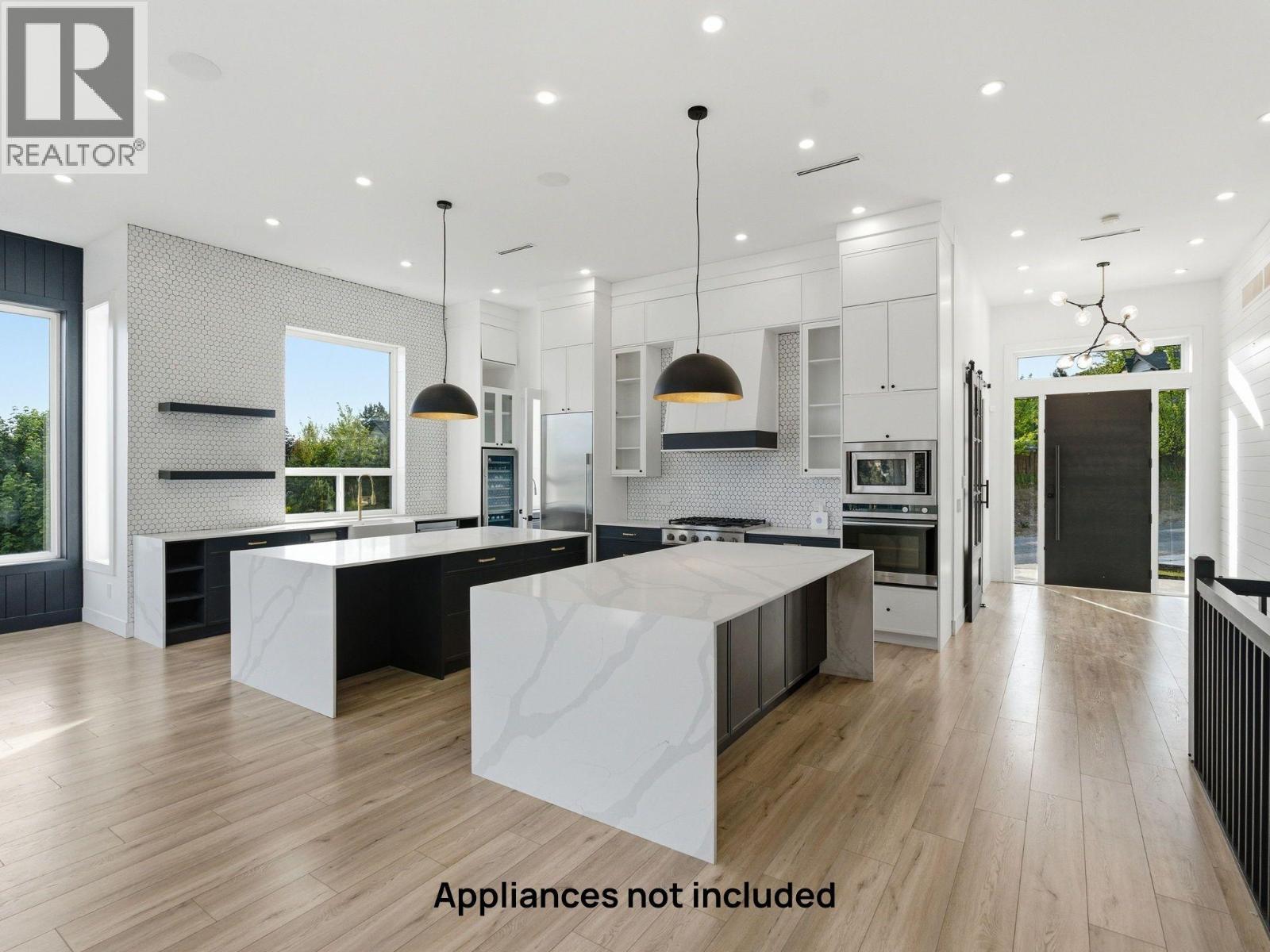 5300 Hedeman Court, Kelowna, British Columbia  V1W 5A3 - Photo 9 - 10399009
