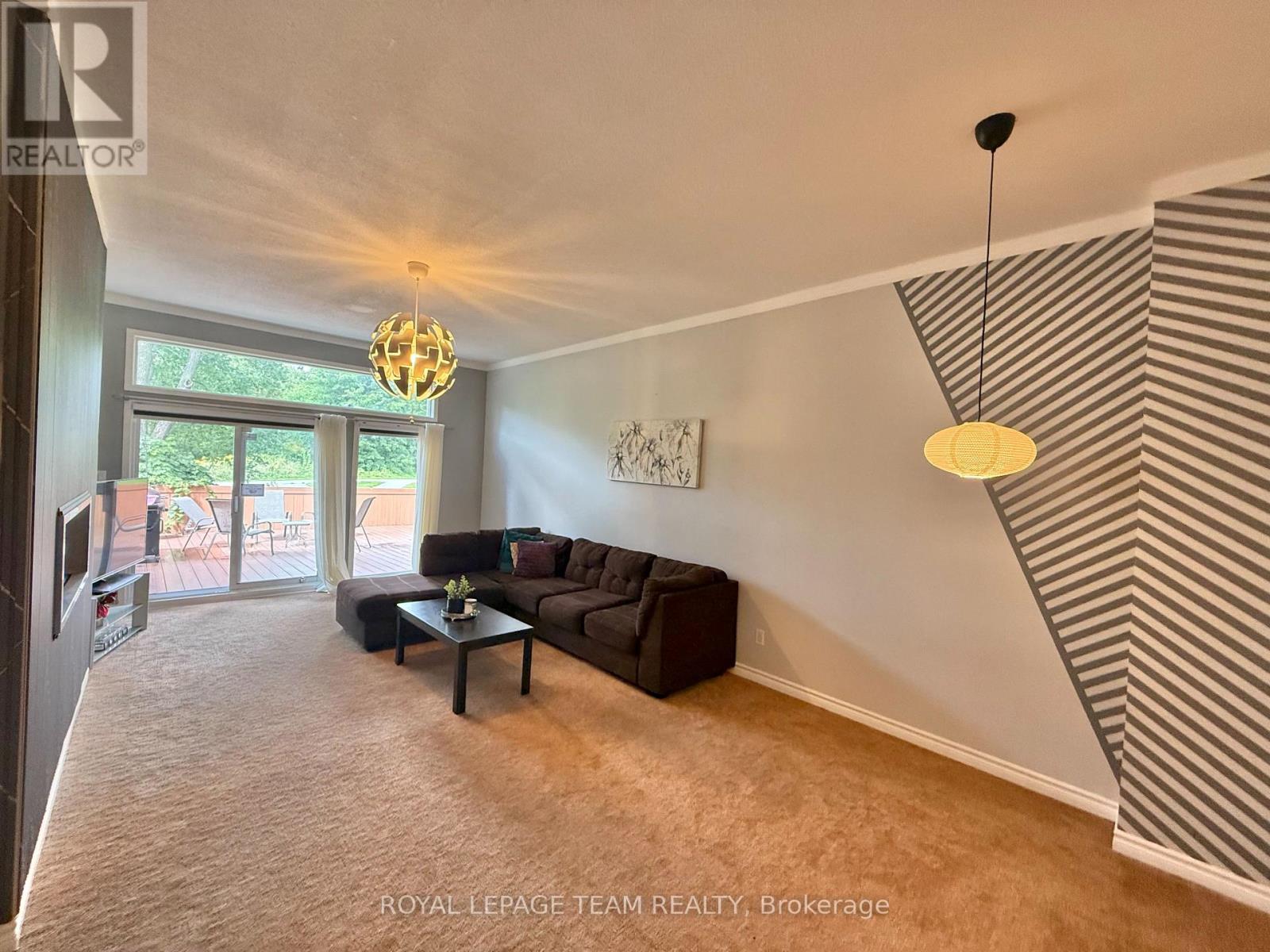 31 Rastila Crescent, Ottawa, Ontario  K1T 2C5 - Photo 4 - X13679084