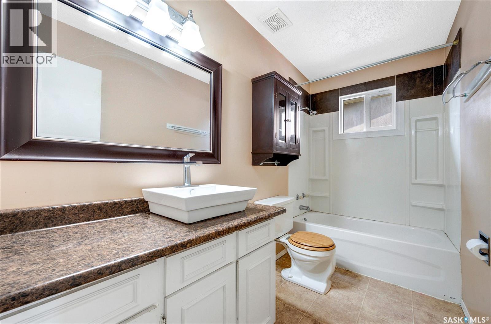 3657 Diefenbaker Drive, Saskatoon, Saskatchewan  S7L 4W1 - Photo 11 - SK047129