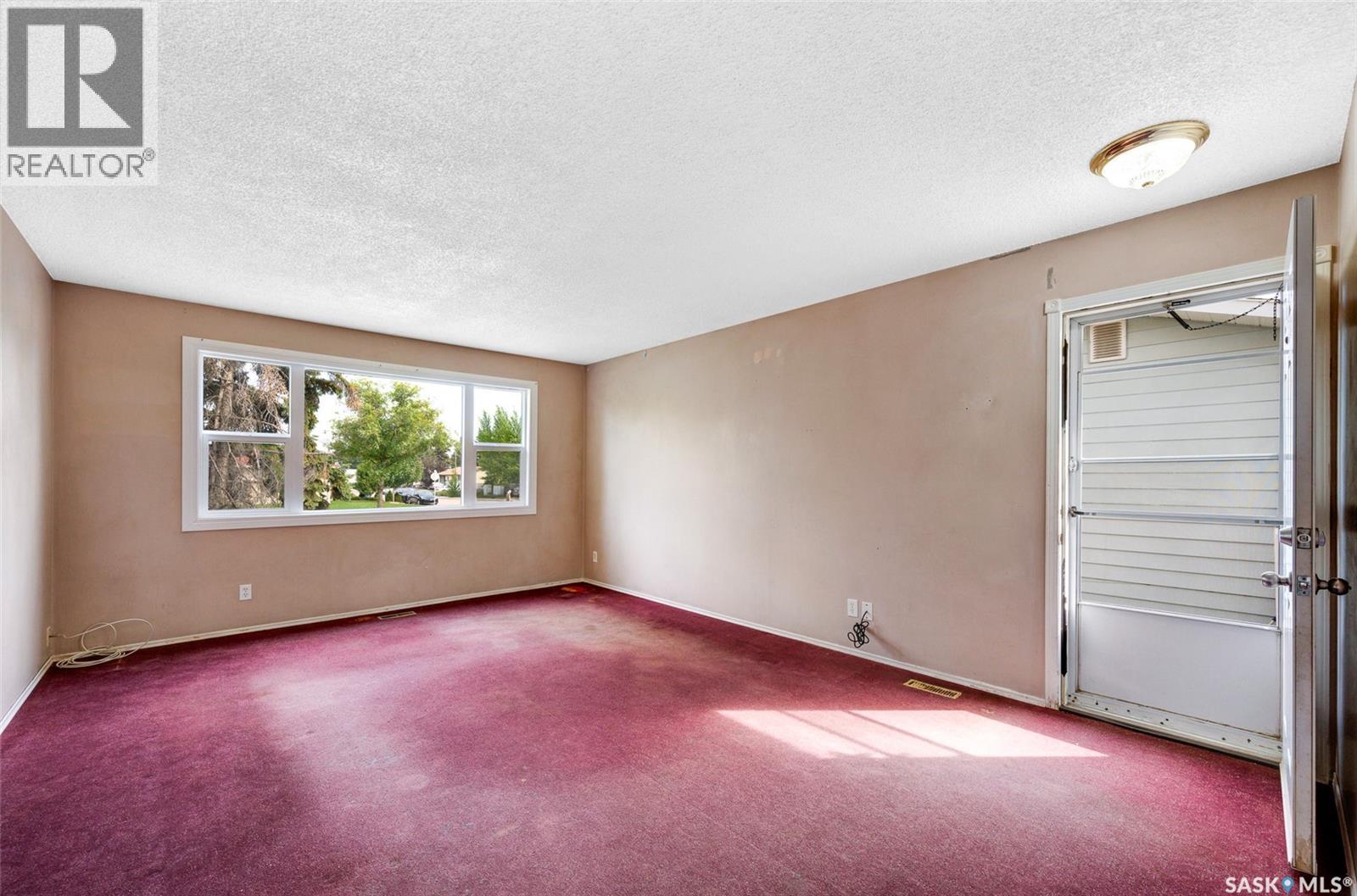 3657 Diefenbaker Drive, Saskatoon, Saskatchewan  S7L 4W1 - Photo 3 - SK047129