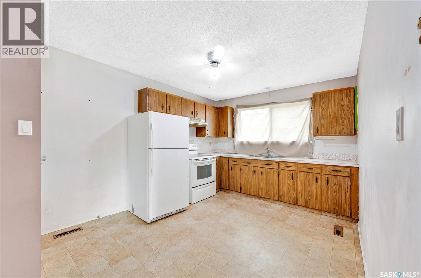 3657 Diefenbaker Drive, Saskatoon, Saskatchewan  S7L 4W1 - Photo 6 - SK047129