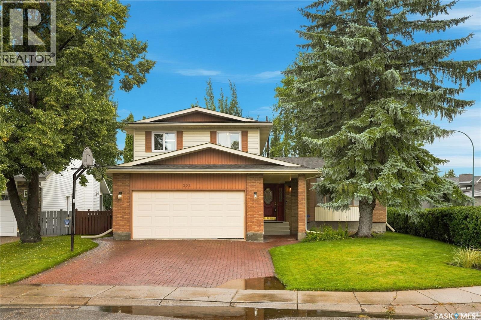 202 Zeman Court, Saskatoon, Saskatchewan  S7K 7W5 - Photo 2 - SK047022