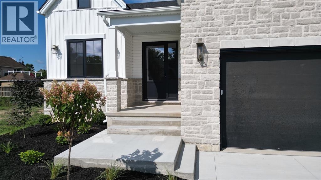 2052 Marion Avenue, Sarnia, Ontario  N0N 1C0 - Photo 2 - 26010569