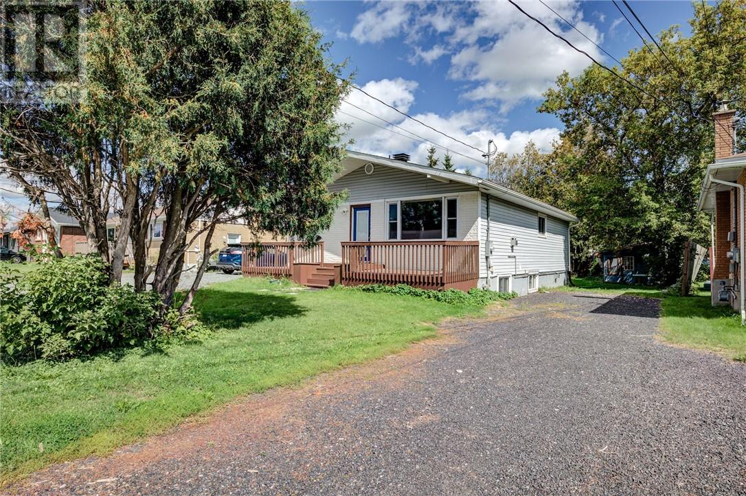 60 Charlotte, Chelmsford, Ontario  P0M 1L0 - Photo 3 - 2130108