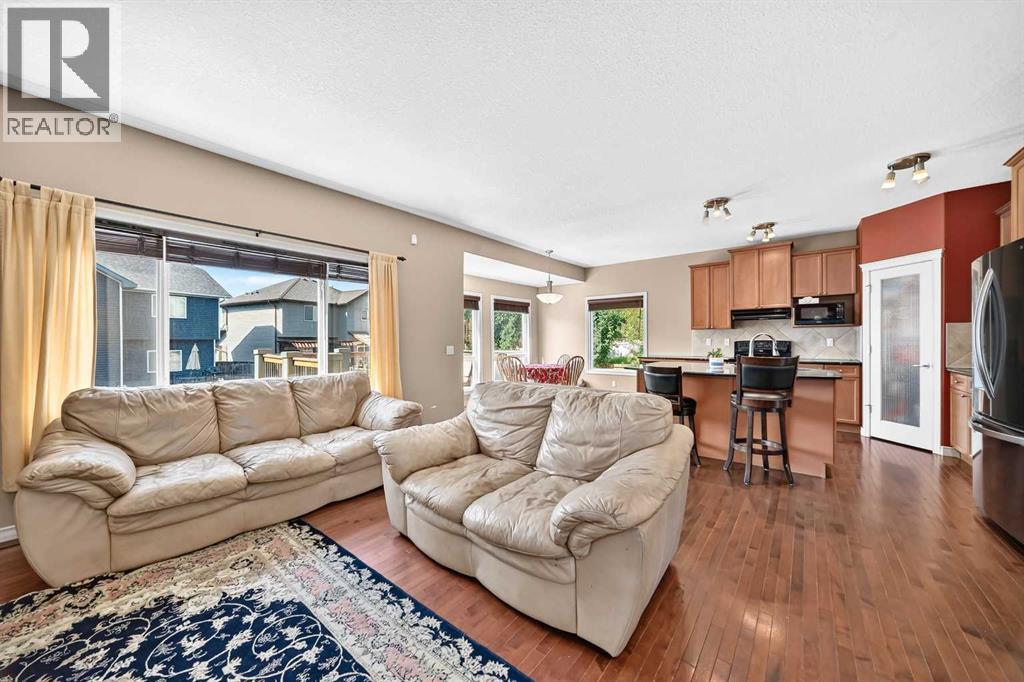 246 Crystal Green Point, Okotoks, Alberta  T1S 2K7 - Photo 11 - A2341683