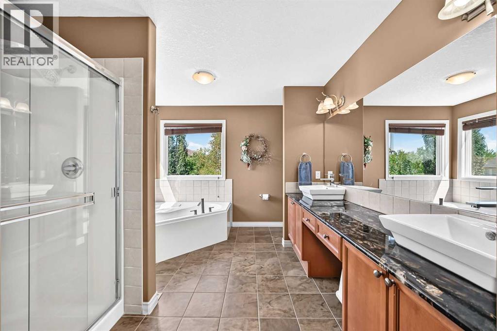 246 Crystal Green Point, Okotoks, Alberta  T1S 2K7 - Photo 18 - A2341683