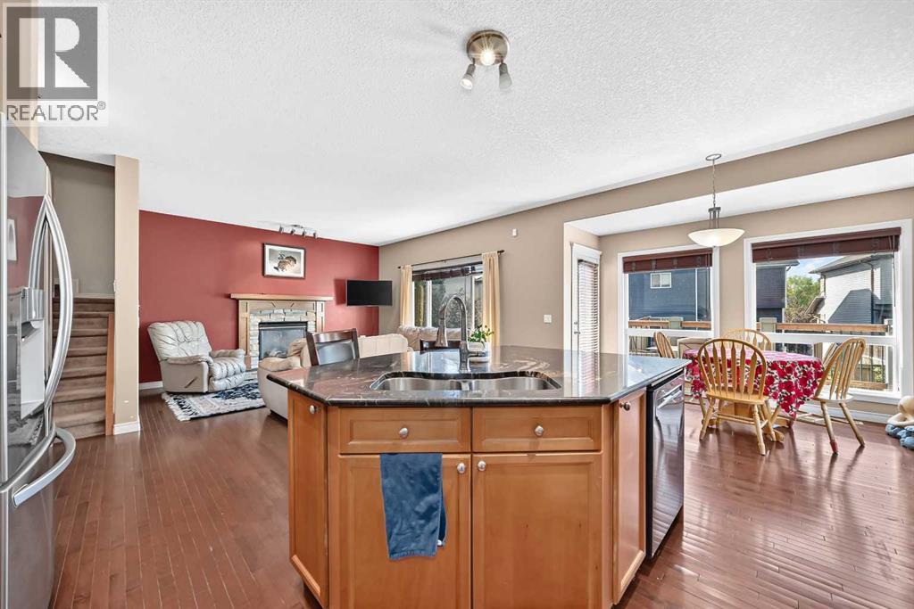 246 Crystal Green Point, Okotoks, Alberta  T1S 2K7 - Photo 6 - A2341683