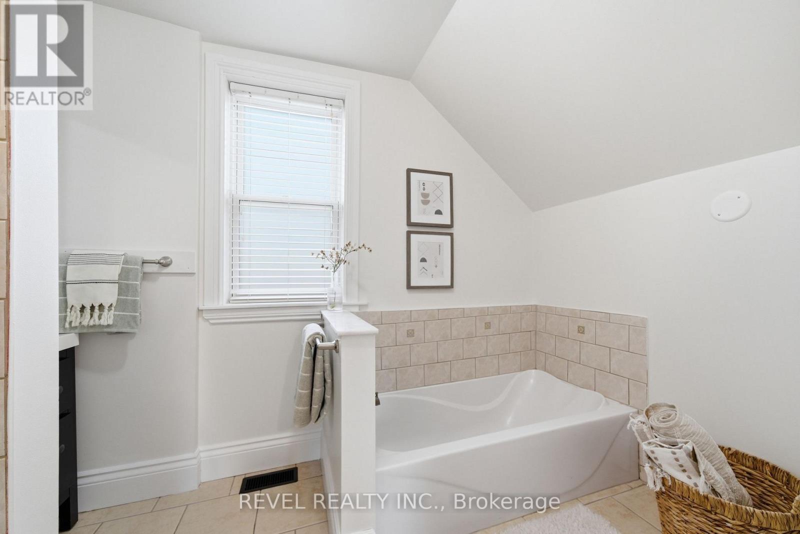 52 Cambridge Street N, Kawartha Lakes, Ontario  K9V 4C7 - Photo 32 - X13732394
