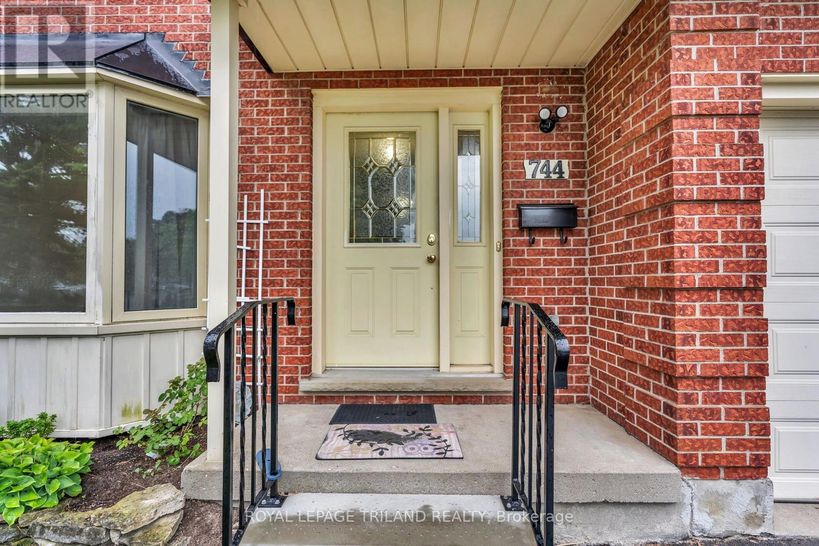 744 Classic Drive, London East, Ontario  N5W 5T5 - Photo 3 - X13732350