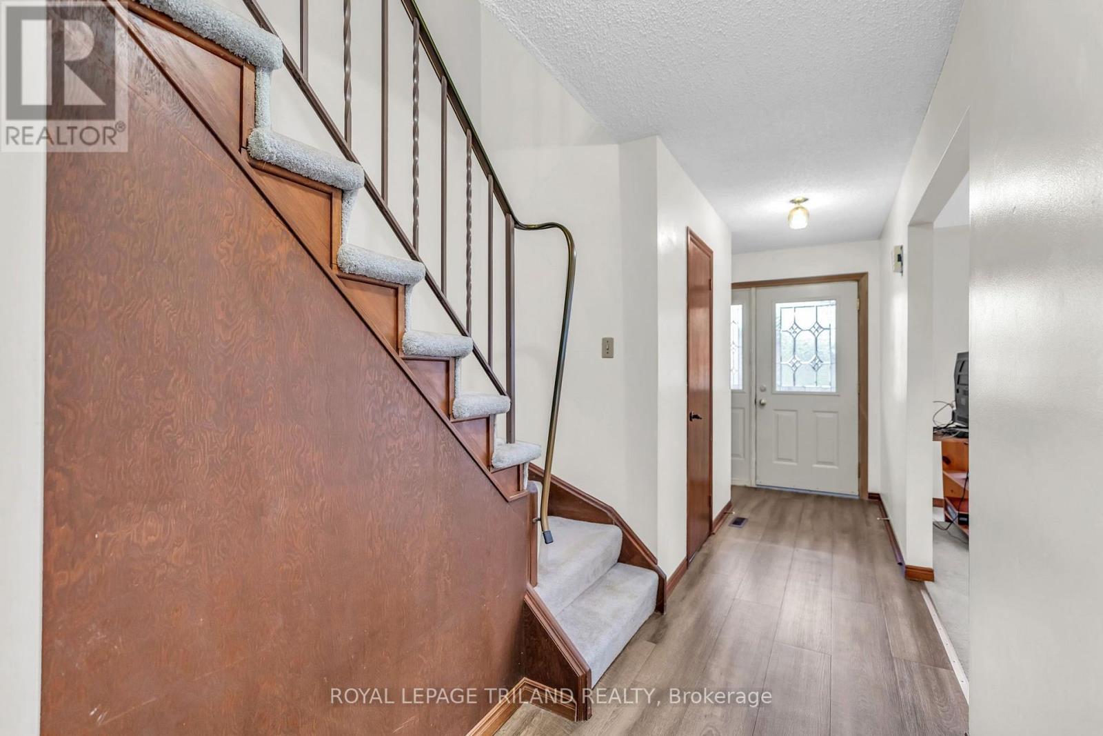 744 Classic Drive, London East, Ontario  N5W 5T5 - Photo 4 - X13732350