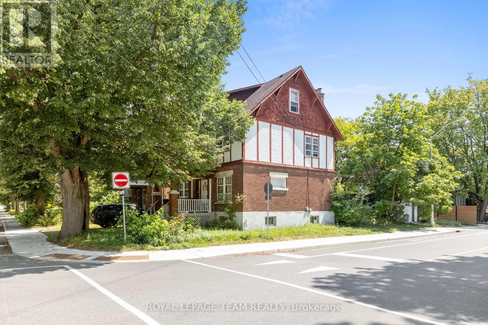 101 Grosvenor Avenue, Ottawa, Ontario  K1S 4S8 - Photo 3 - X13732550