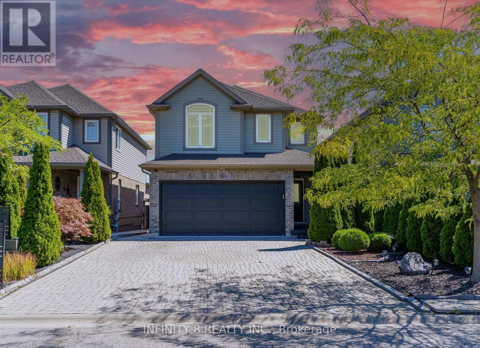 6556 Mary Drive, Niagara Falls, Ontario  L2H 0B5 - Photo 2 - X13732594