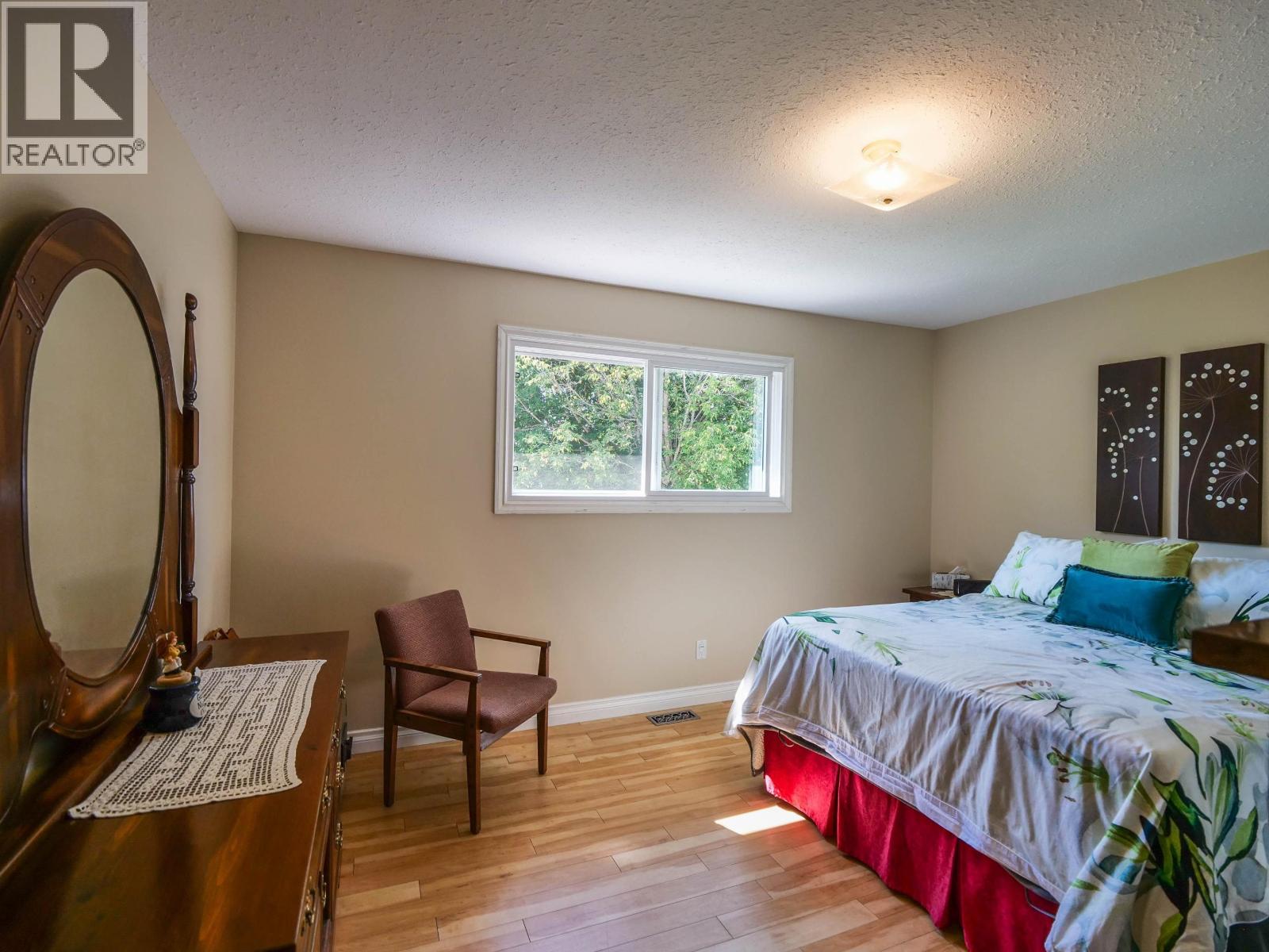 2439 Ferguson Street, Red Bluff / Dragon Lake, British Columbia  V2J 4W3 - Photo 12 - R3160358
