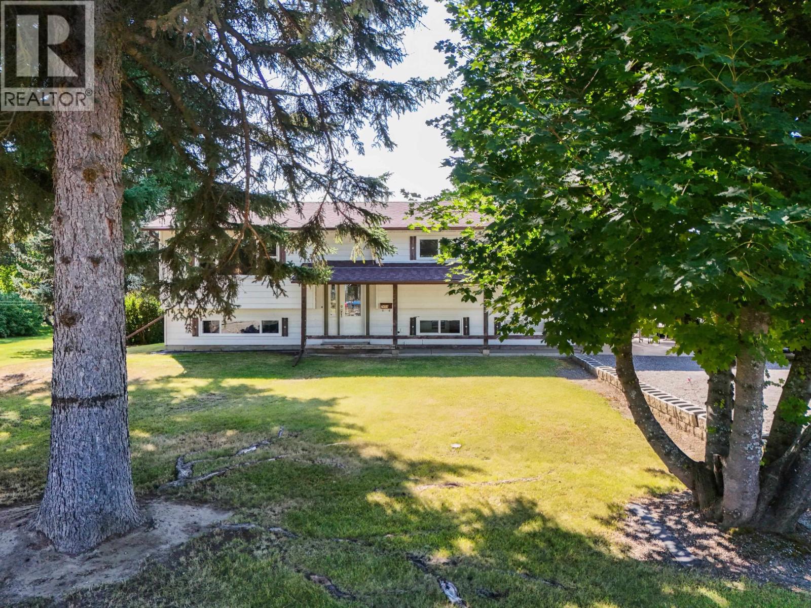 2439 Ferguson Street, Red Bluff / Dragon Lake, British Columbia  V2J 4W3 - Photo 2 - R3160358