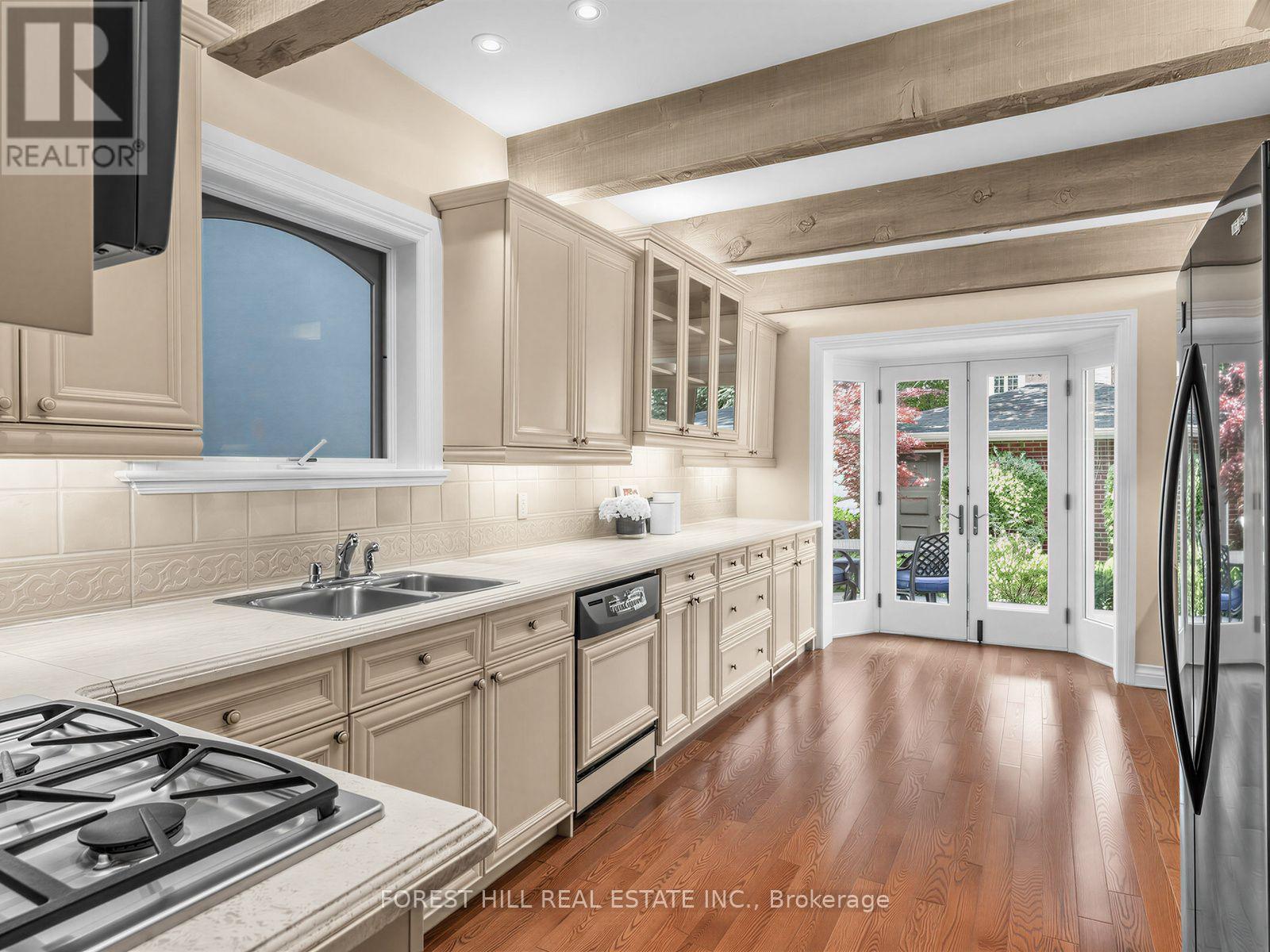 552 St Clements Avenue, Toronto, Ontario  M5N 1M6 - Photo 12 - C13732454