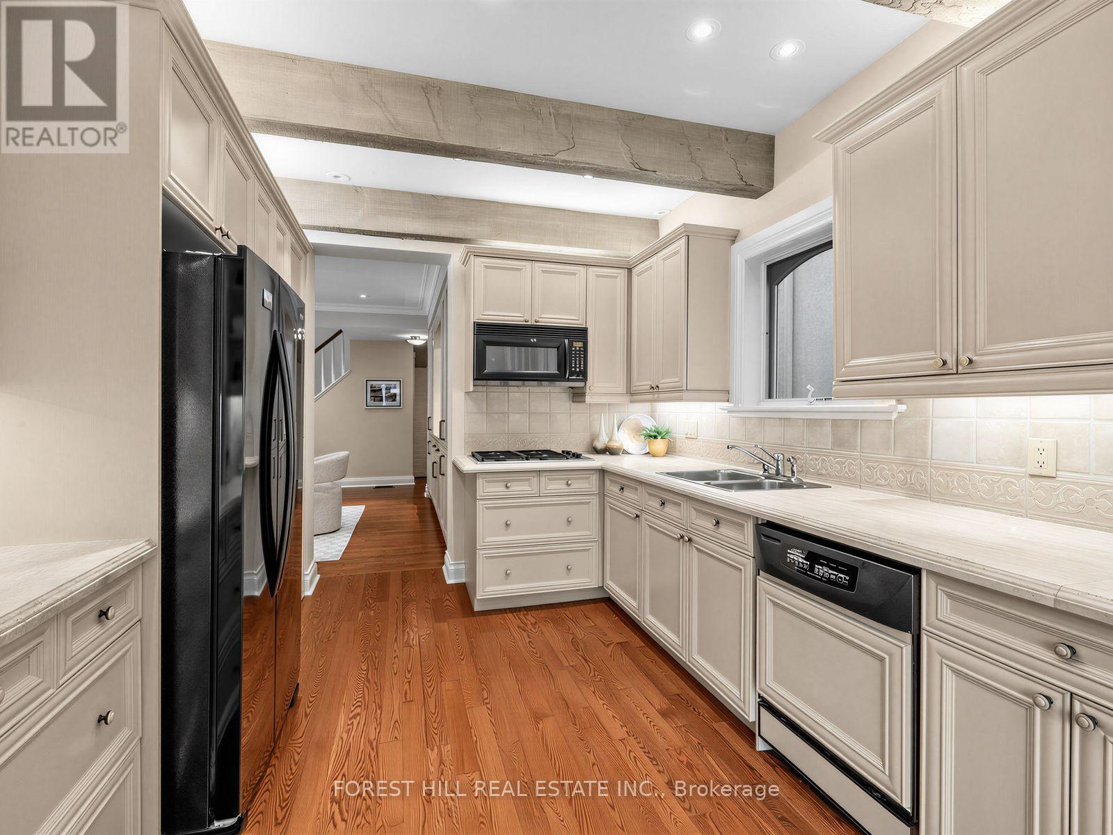552 St Clements Avenue, Toronto, Ontario  M5N 1M6 - Photo 13 - C13732454