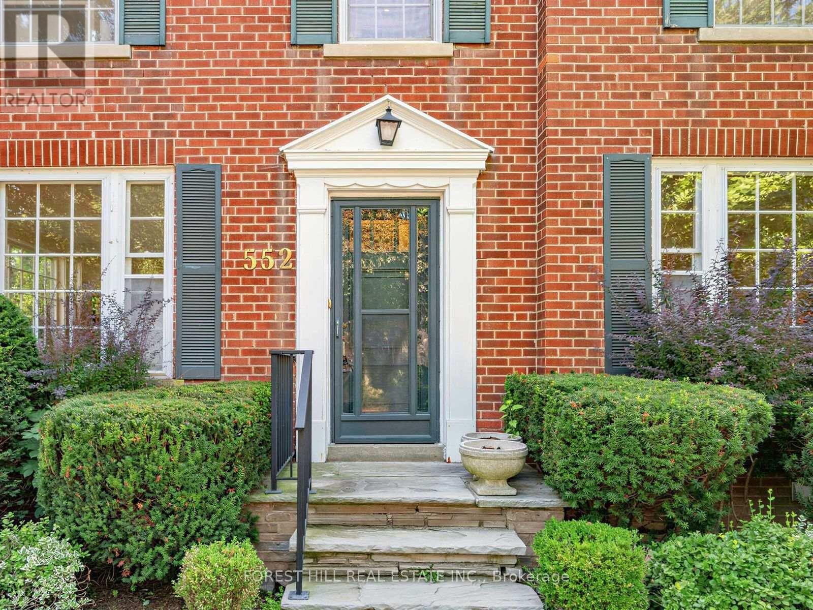 552 St Clements Avenue, Toronto, Ontario  M5N 1M6 - Photo 3 - C13732454