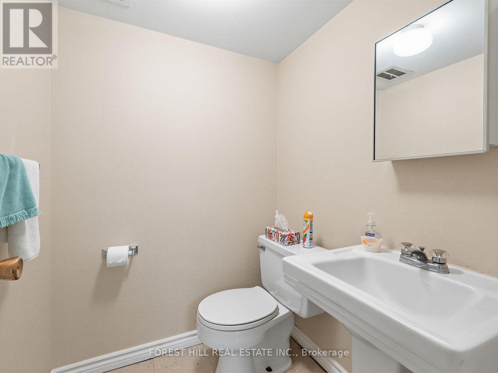 552 St Clements Avenue, Toronto, Ontario  M5N 1M6 - Photo 34 - C13732454