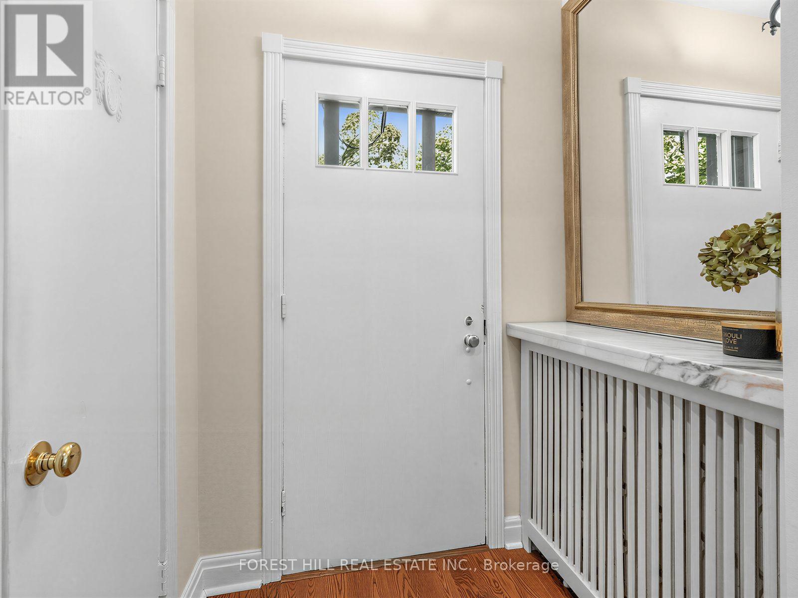 552 St Clements Avenue, Toronto, Ontario  M5N 1M6 - Photo 4 - C13732454