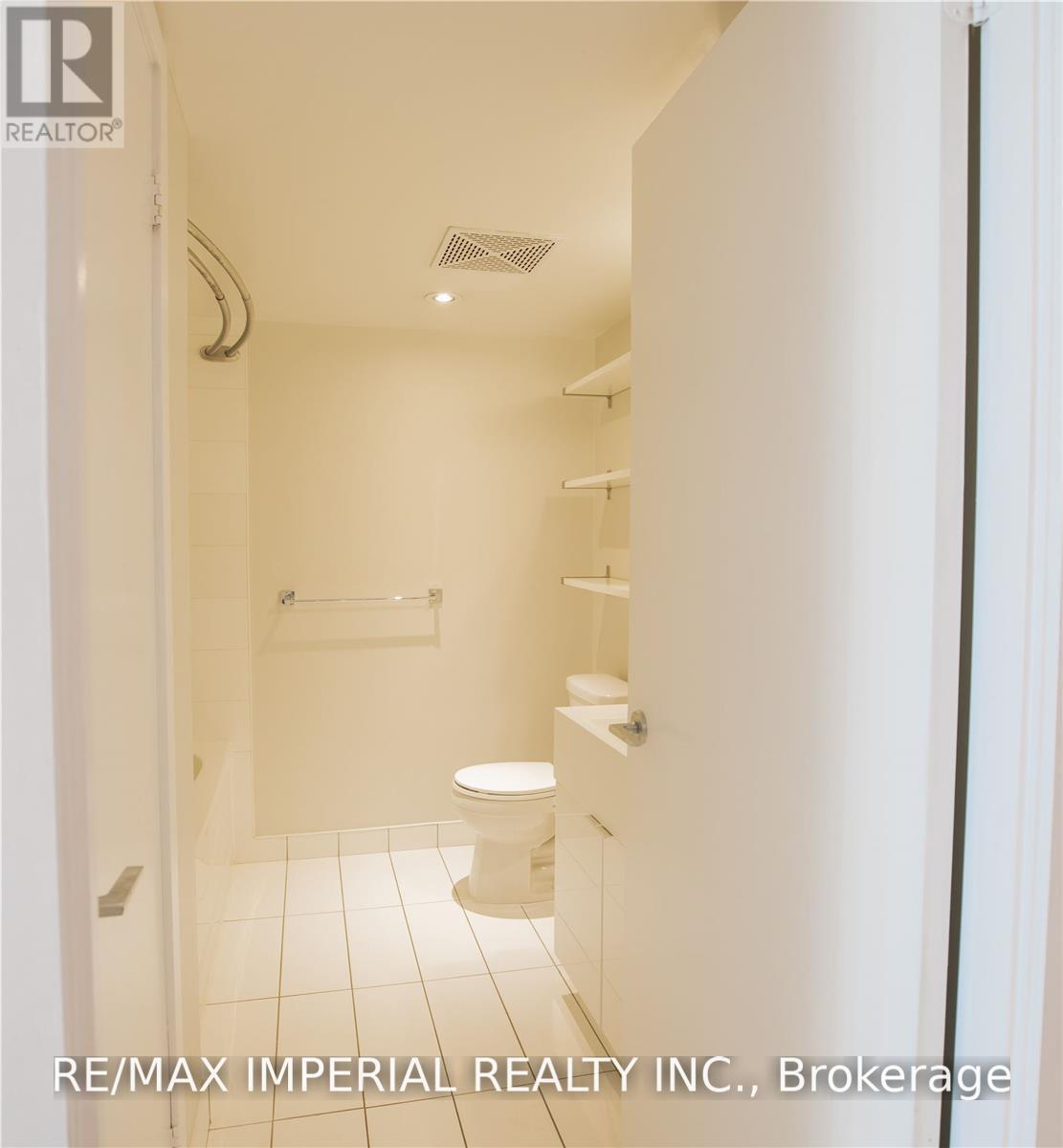 637 - 15 Iceboat Terrace, Toronto, Ontario  M5V 4A5 - Photo 6 - C13732474
