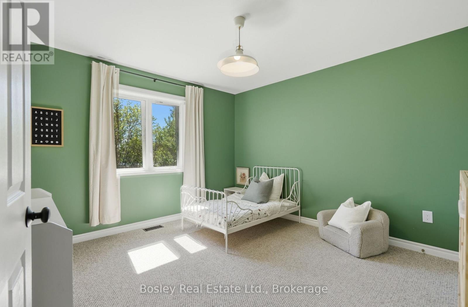 208 Lamont Court, Clearview (Stayner), Ontario  L0M 1S0 - Photo 16 - S13732348