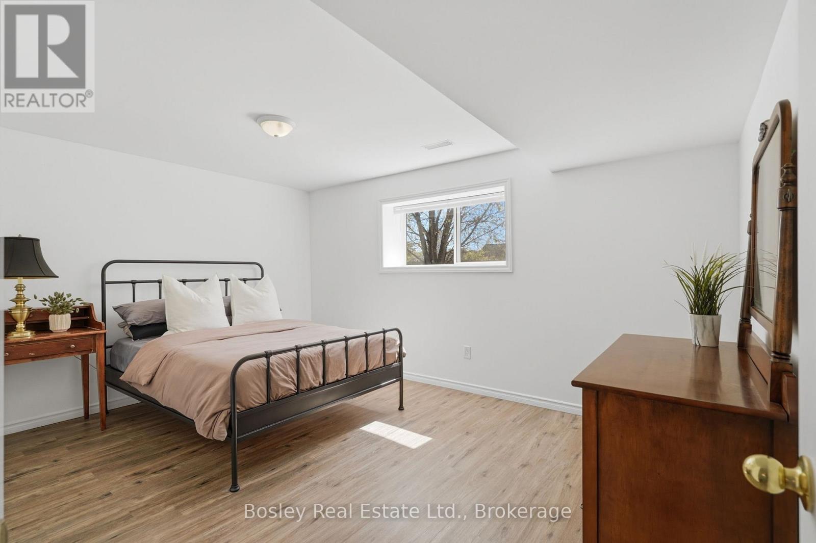 208 Lamont Court, Clearview (Stayner), Ontario  L0M 1S0 - Photo 26 - S13732348