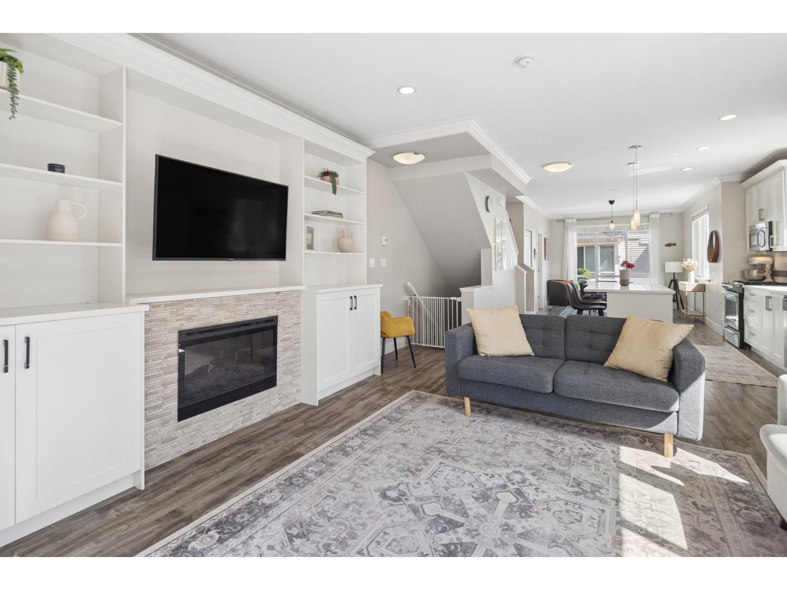 32 3039 156 Street, Surrey, British Columbia  V3Z 6T5 - Photo 2 - R3160363