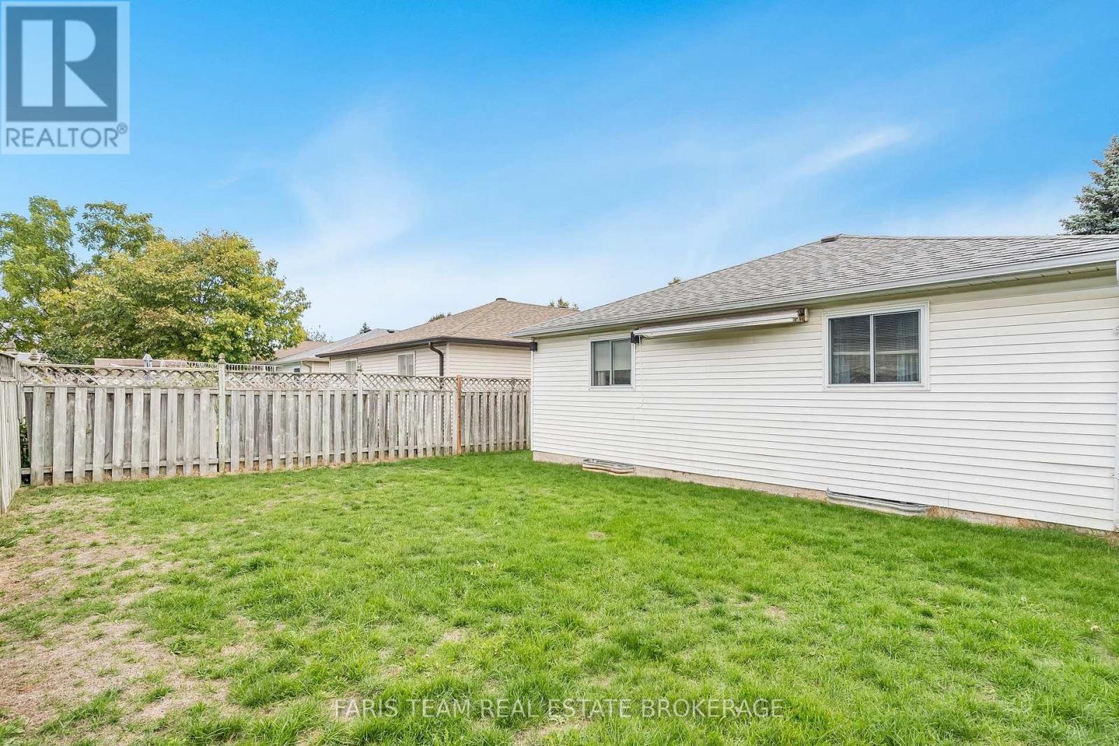 24 Laurie Crescent, Barrie, Ontario  L4M 6C7 - Photo 30 - S13730726