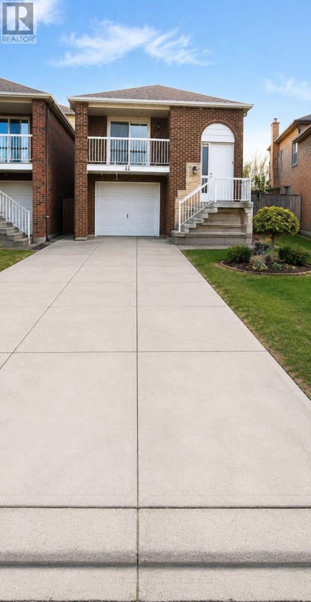 44 ROTHERGLEN COURT, Brampton, Ontario