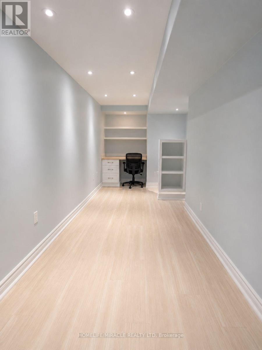 1324 Ridgebank Drive, Oakville, Ontario  L6M 4A5 - Photo 19 - W13725308