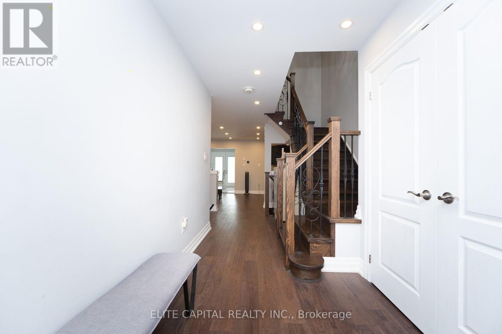 405 King Street E, East Gwillimbury (Mt Albert), Ontario  L0G 1M0 - Photo 2 - N13732596