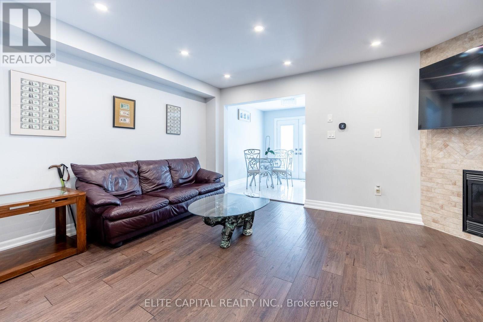 405 King Street E, East Gwillimbury (Mt Albert), Ontario  L0G 1M0 - Photo 3 - N13732596