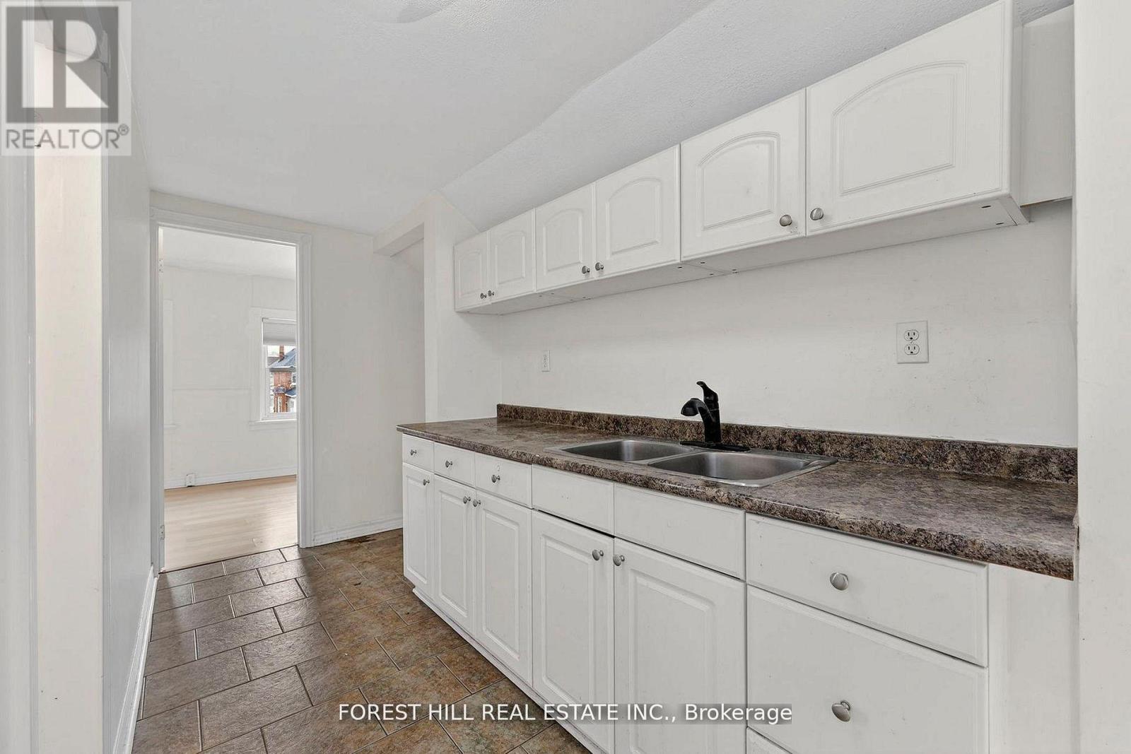 89 Toronto Street, Barrie (City Centre), Ontario  L4N 1V1 - Photo 17 - S13732462