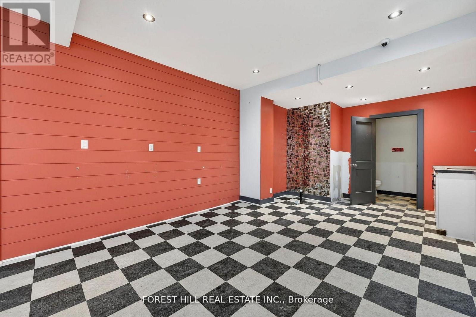 89 Toronto Street, Barrie (City Centre), Ontario  L4N 1V1 - Photo 6 - S13732462