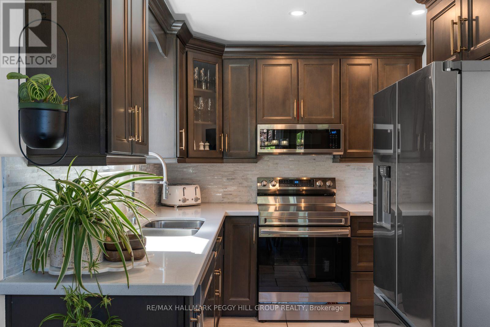 19 Austen Lane, Barrie (Letitia Heights), Ontario  L4N 4V4 - Photo 4 - S13732466