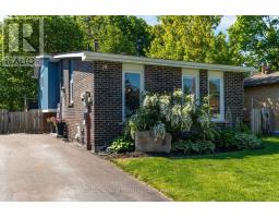 19 AUSTEN LANE, Barrie, Ontario