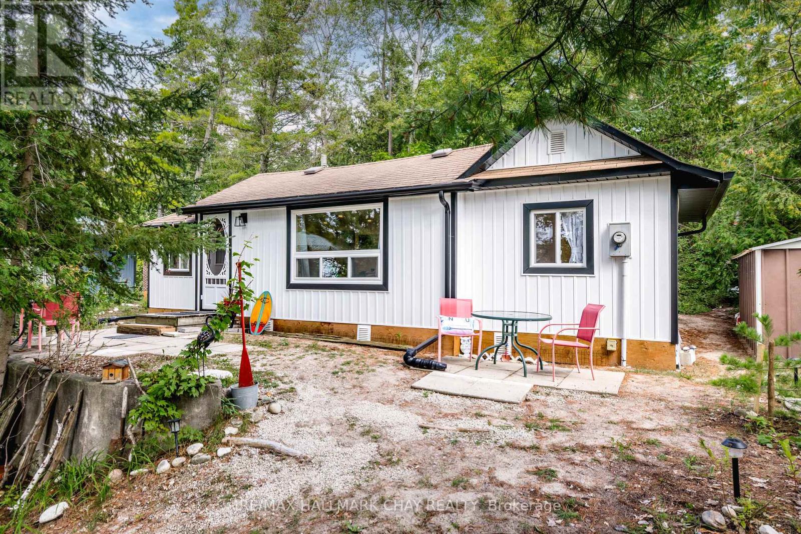 1221 River Road E, Wasaga Beach, Ontario  L9Z 2R7 - Photo 2 - S13732600