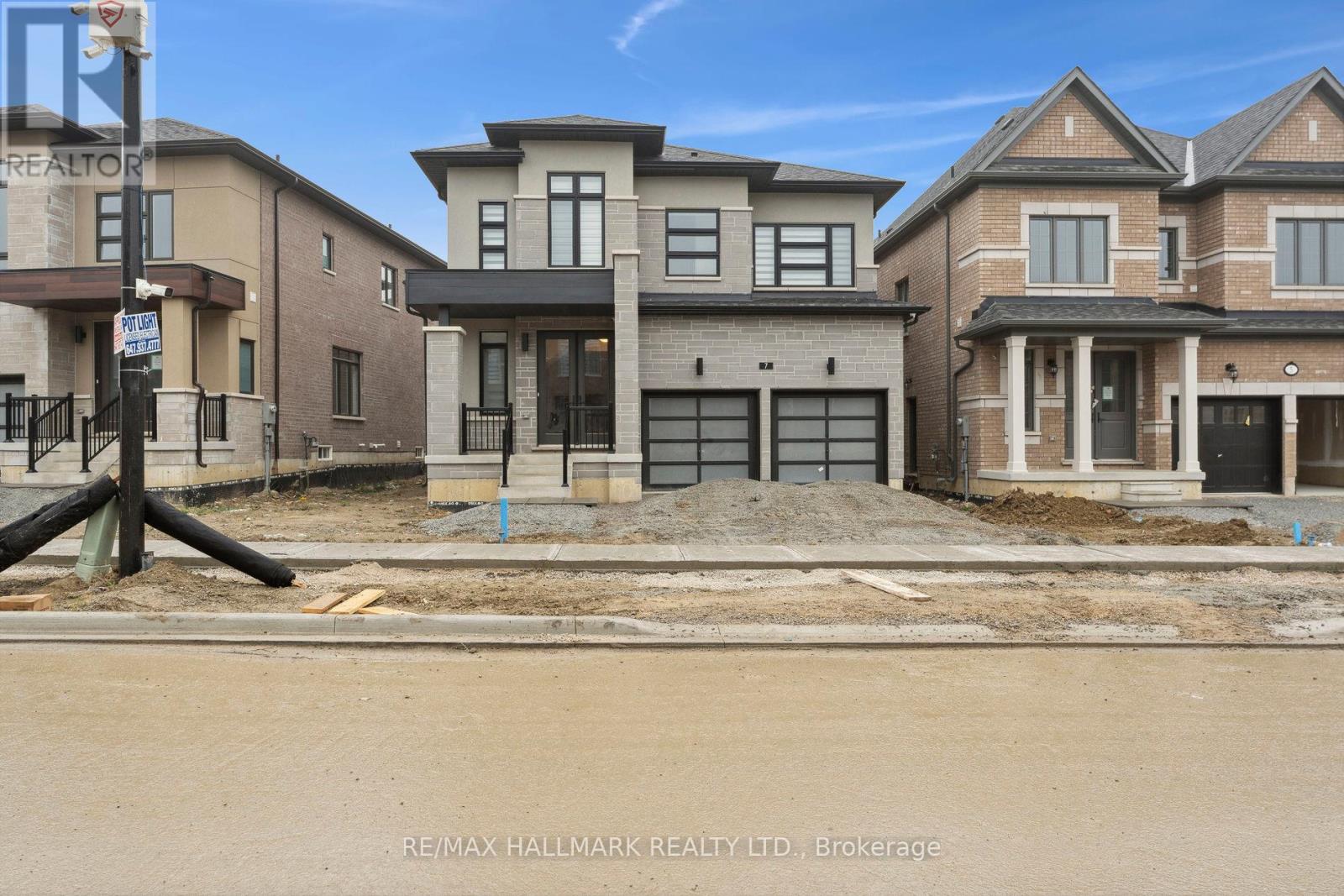 7 Kessler Drive, Caledon, Ontario  L6R 0B8 - Photo 2 - W13732324