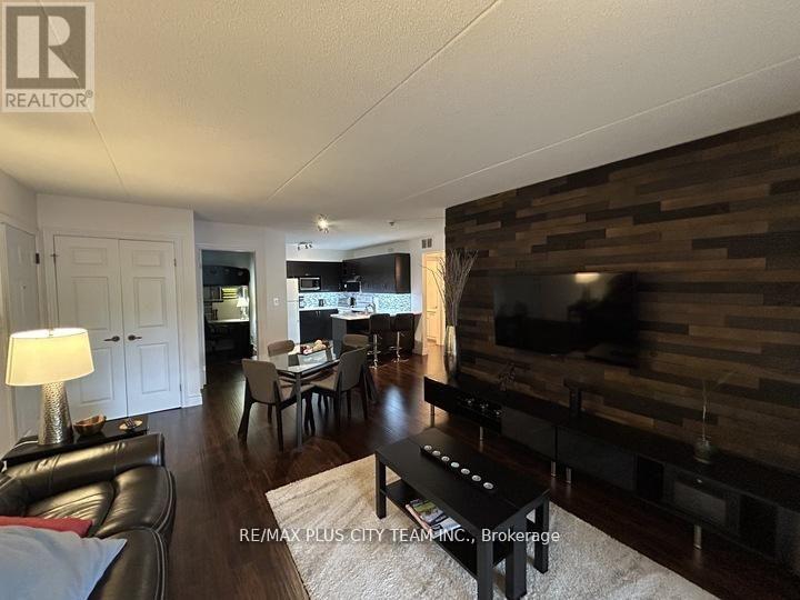 220 - 2030 CLEAVER AVENUE, Burlington, Ontario